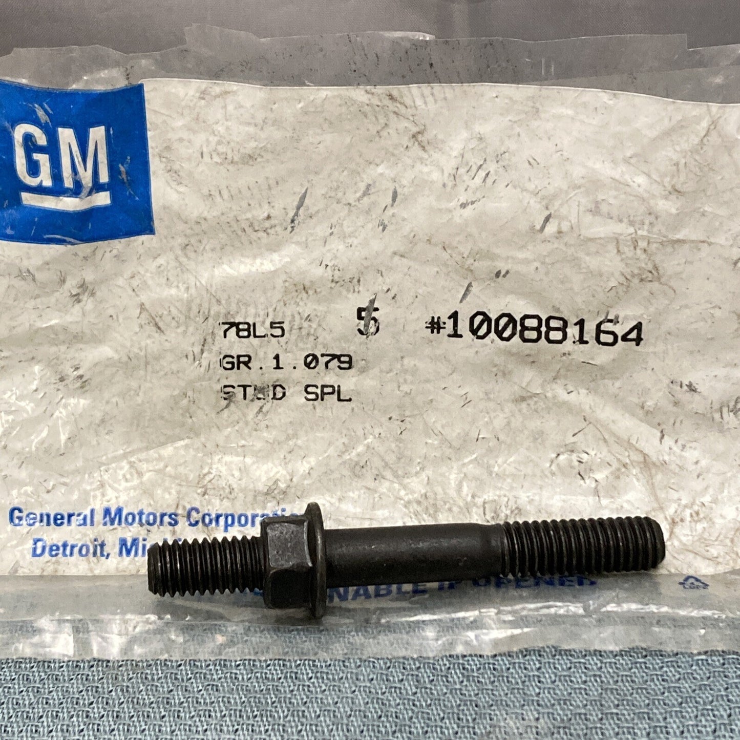 NEW GENUINE GM 10088164 STUD, ENGINE COOLANT PUMP GR 1.079