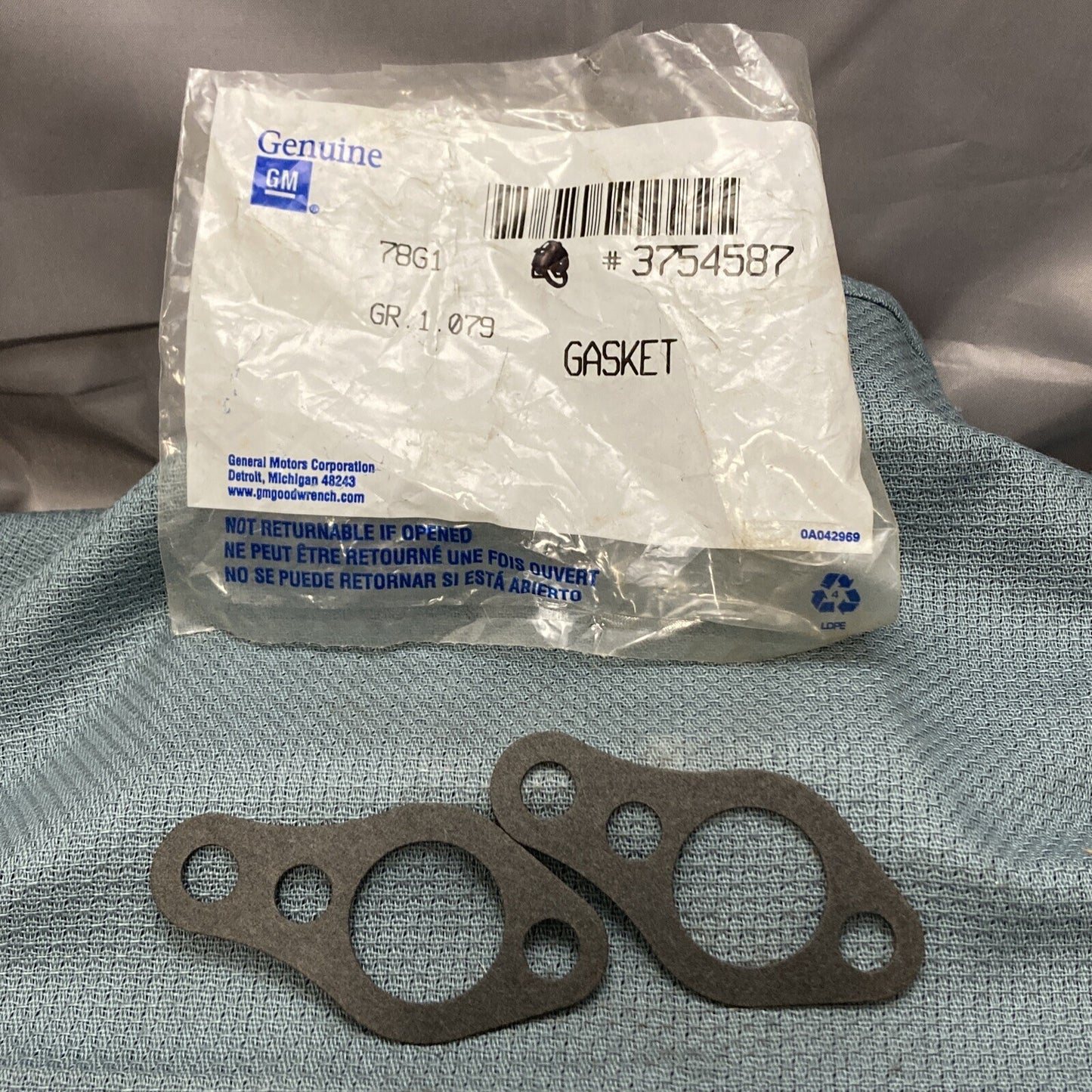 QTY 2 NEW GENUINE GM 3754587 GASKET, WATER PUMP GR 1.079