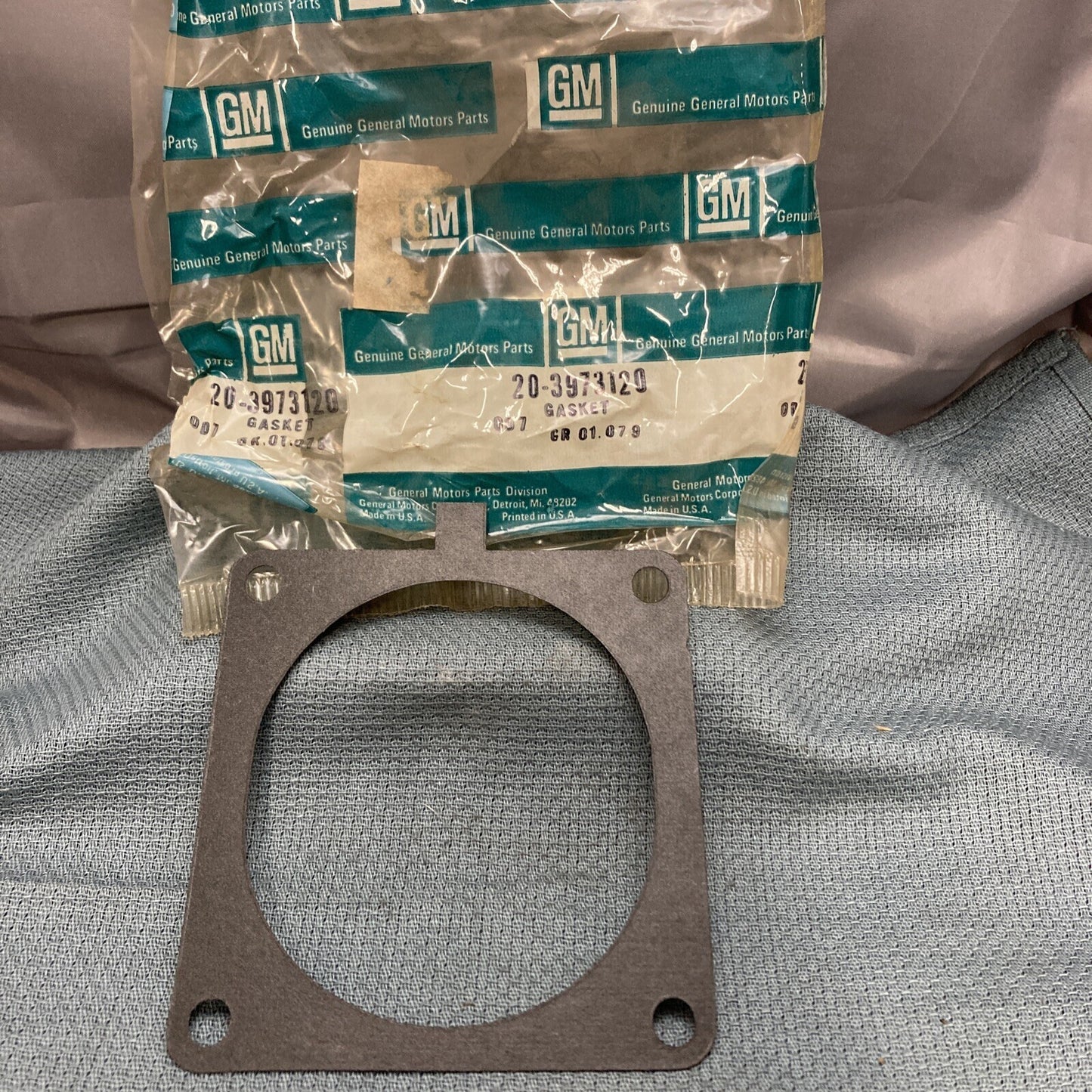 NEW GENUINE GM 3973120 GASKET, WATER PUMP GR 1.079