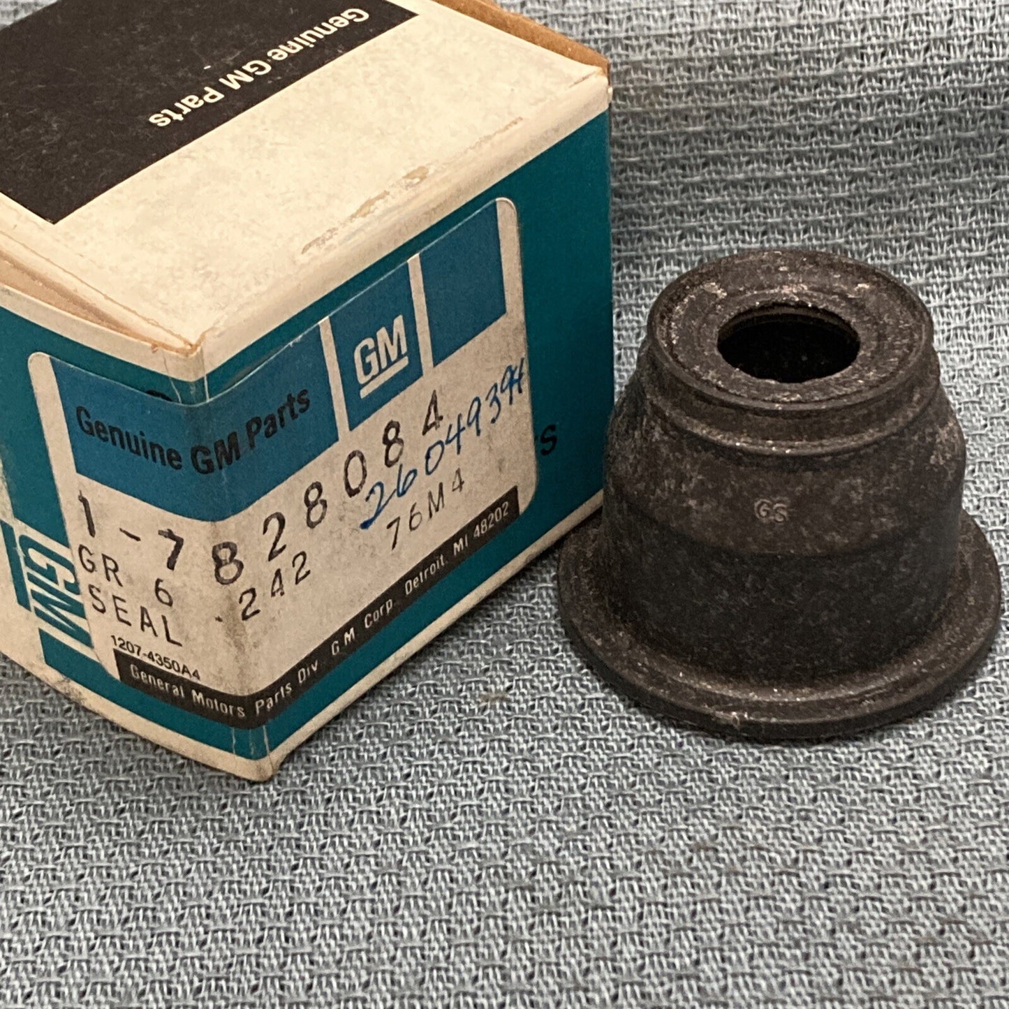 NEW GENUINE GM 7828084 SEAL, STEERING LINKAGE OUTER TIE ROD GR 6.242