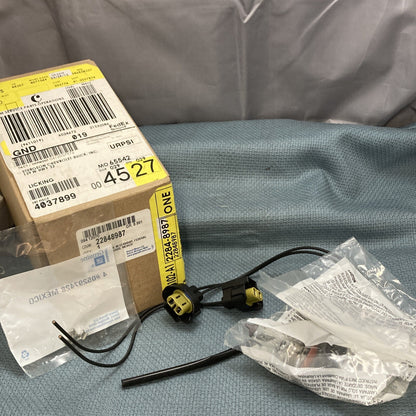 NEW GM 22848987 BULB KIT WITH CLIP AND CONNECTORS
