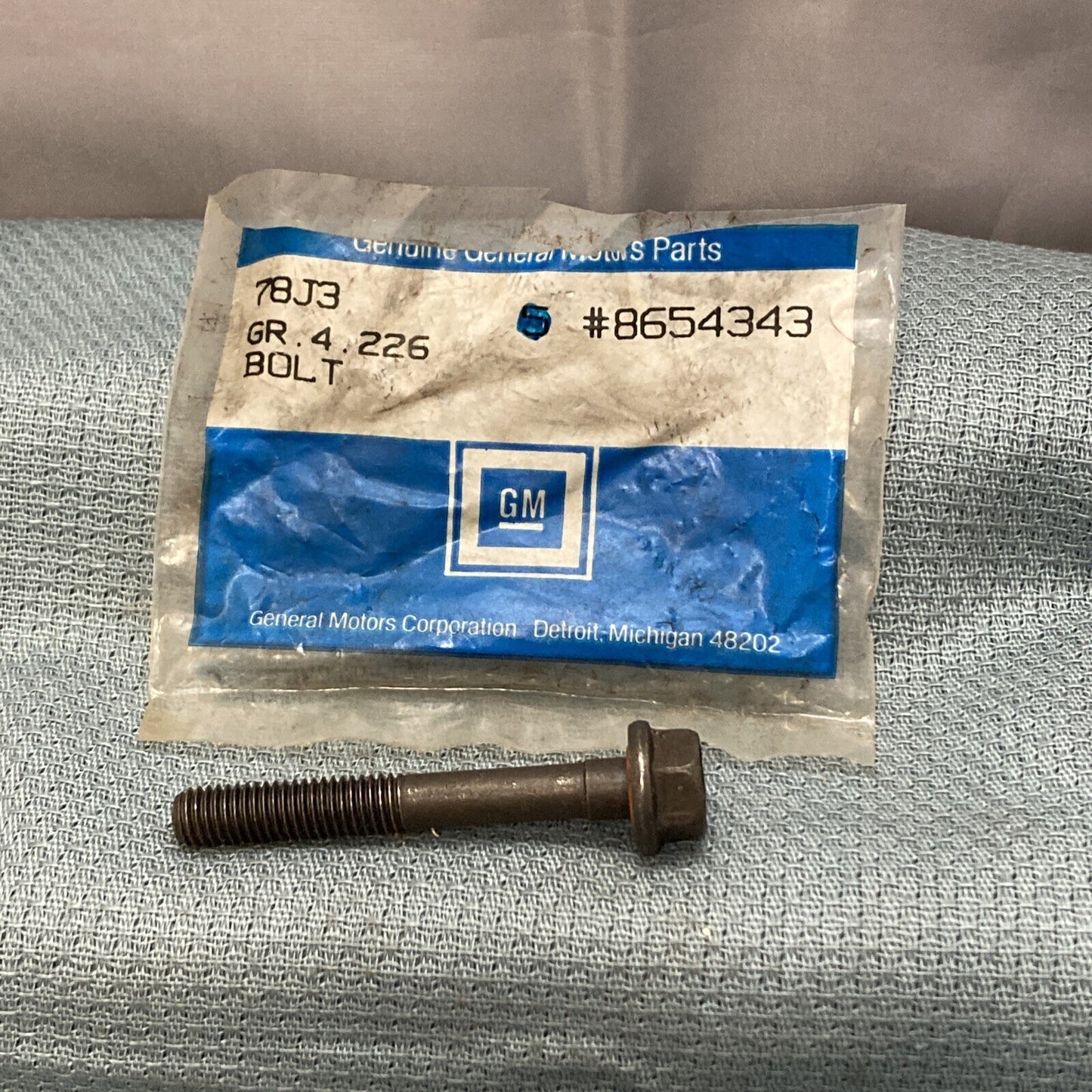 NEW GENUINE GM 8654343 BOLT GR 4.226