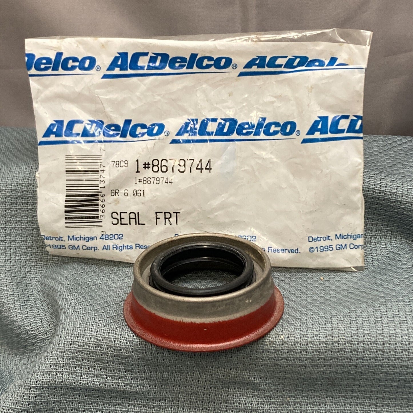 NEW ACDELCO 8679744 SEAL, AUTO TRANS OUTPUT SHAFT GM 8679744 GR 6.061
