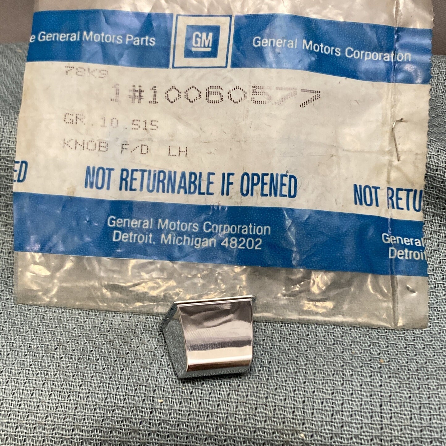 NEW GENUINE GM 10060577 KNOB, DOOR INSIDE LOCKING ROD GR 10.515