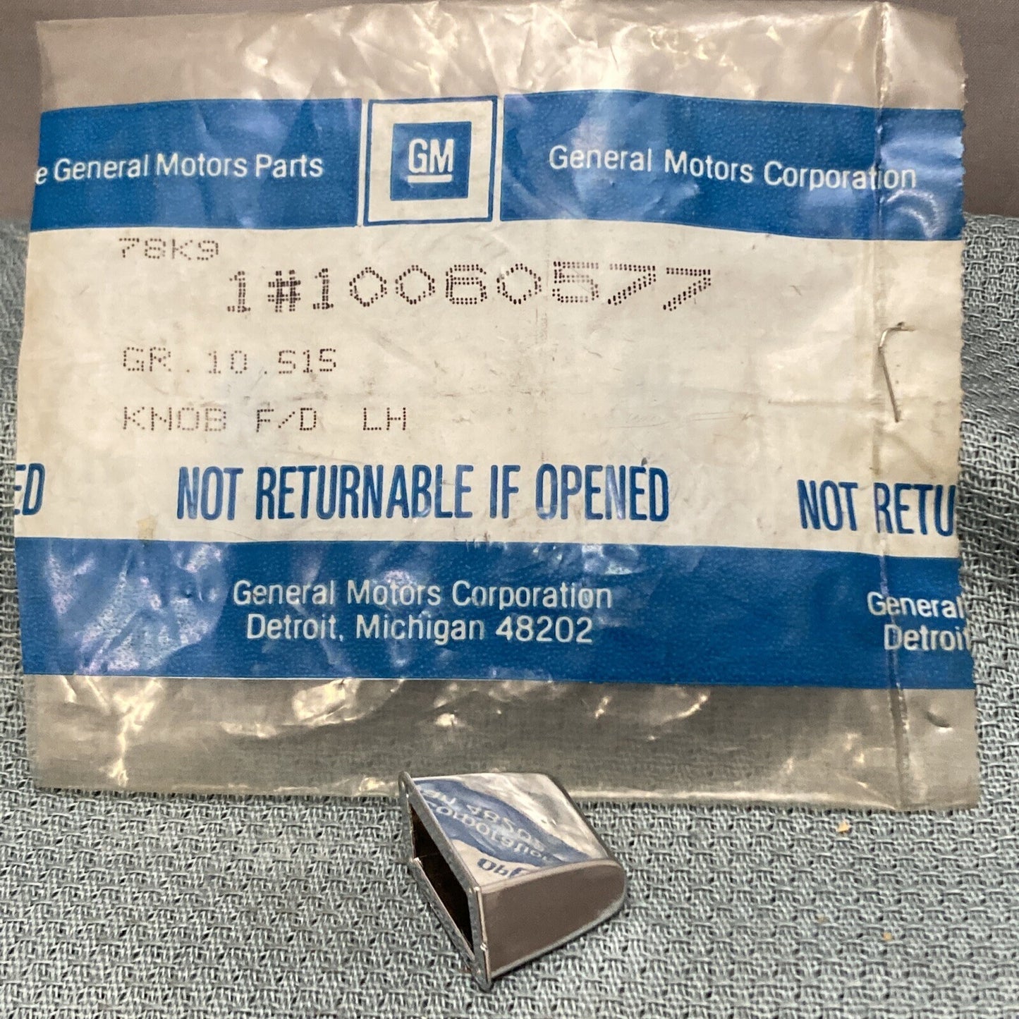 NEW GENUINE GM 10060577 KNOB, DOOR INSIDE LOCKING ROD GR 10.515