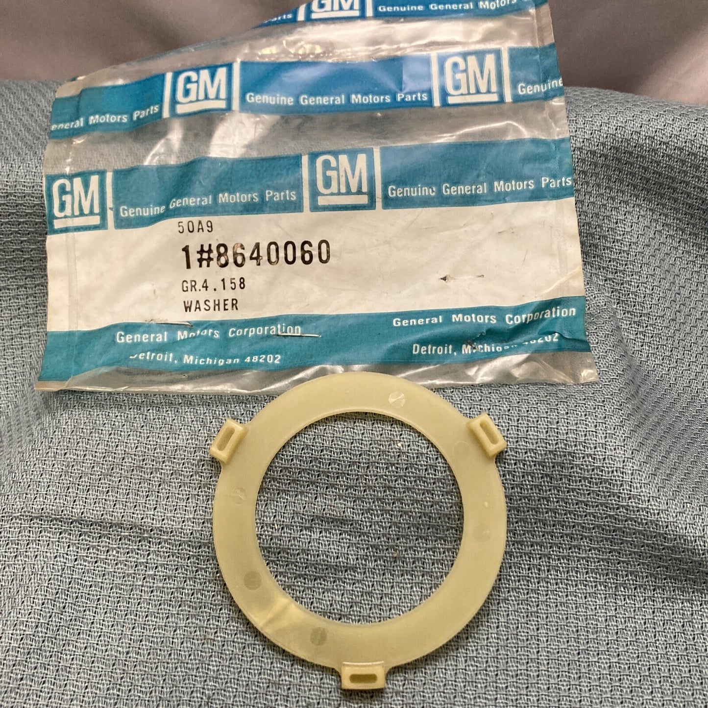 NEW GENUINE GM 8640060 WASHER, TRANSMISSION INPUT 1982-1986 GR 4.158