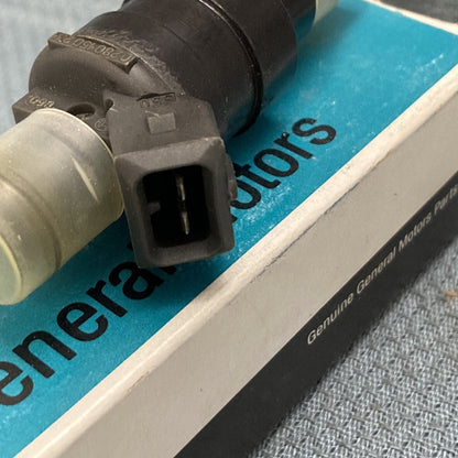 NEW GENUINE GM 25527181 FUEL INJECTOR GR 3.300