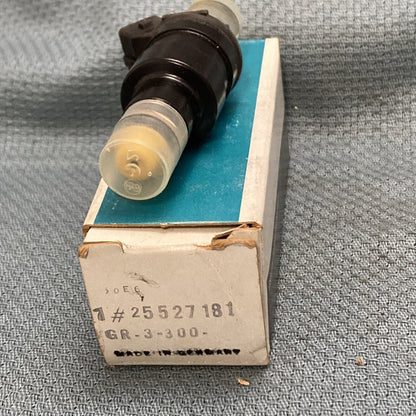 NEW GENUINE GM 25527181 FUEL INJECTOR GR 3.300