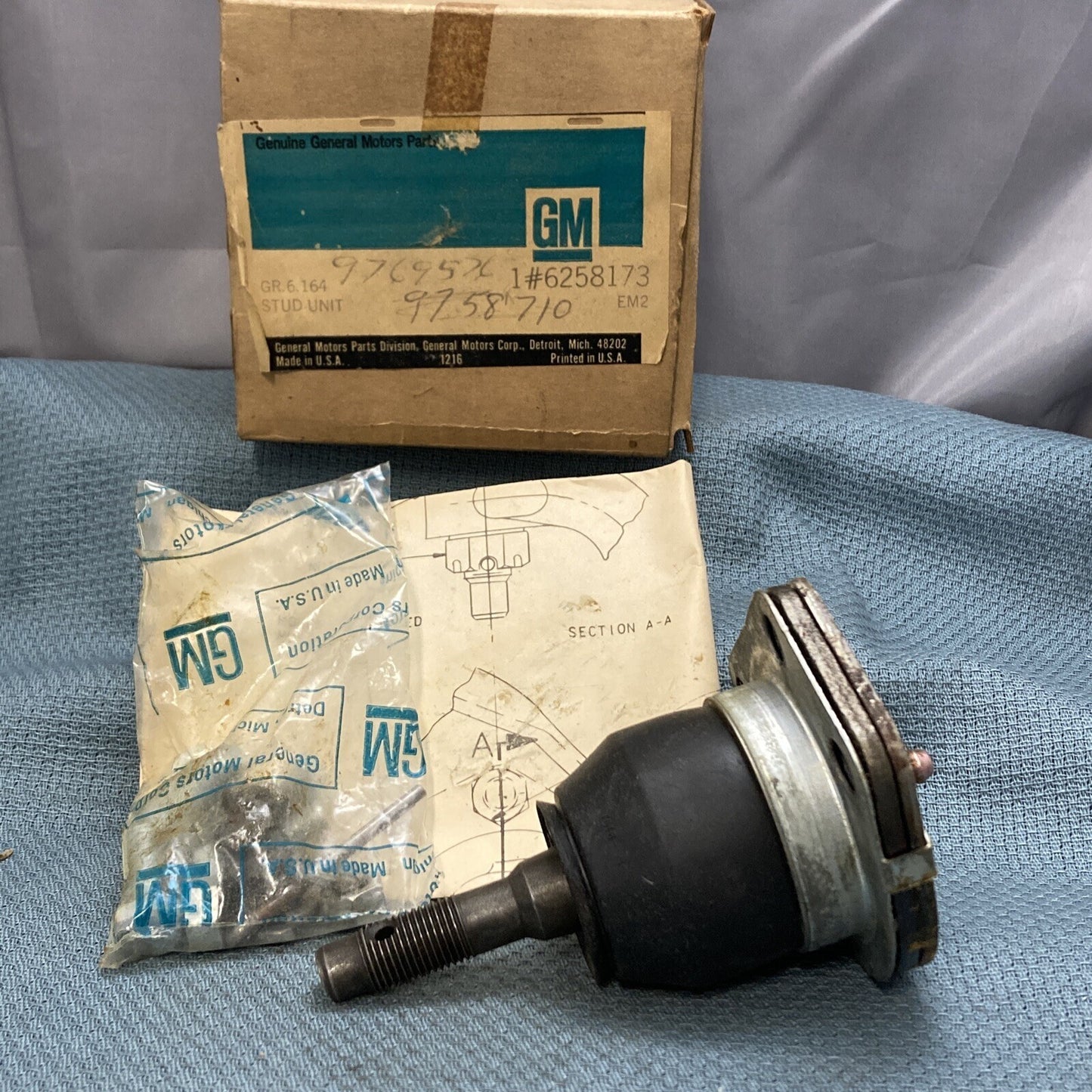 NEW GENUINE GM 6258173 BALL JOINT ASSEMBLY GR 6.164