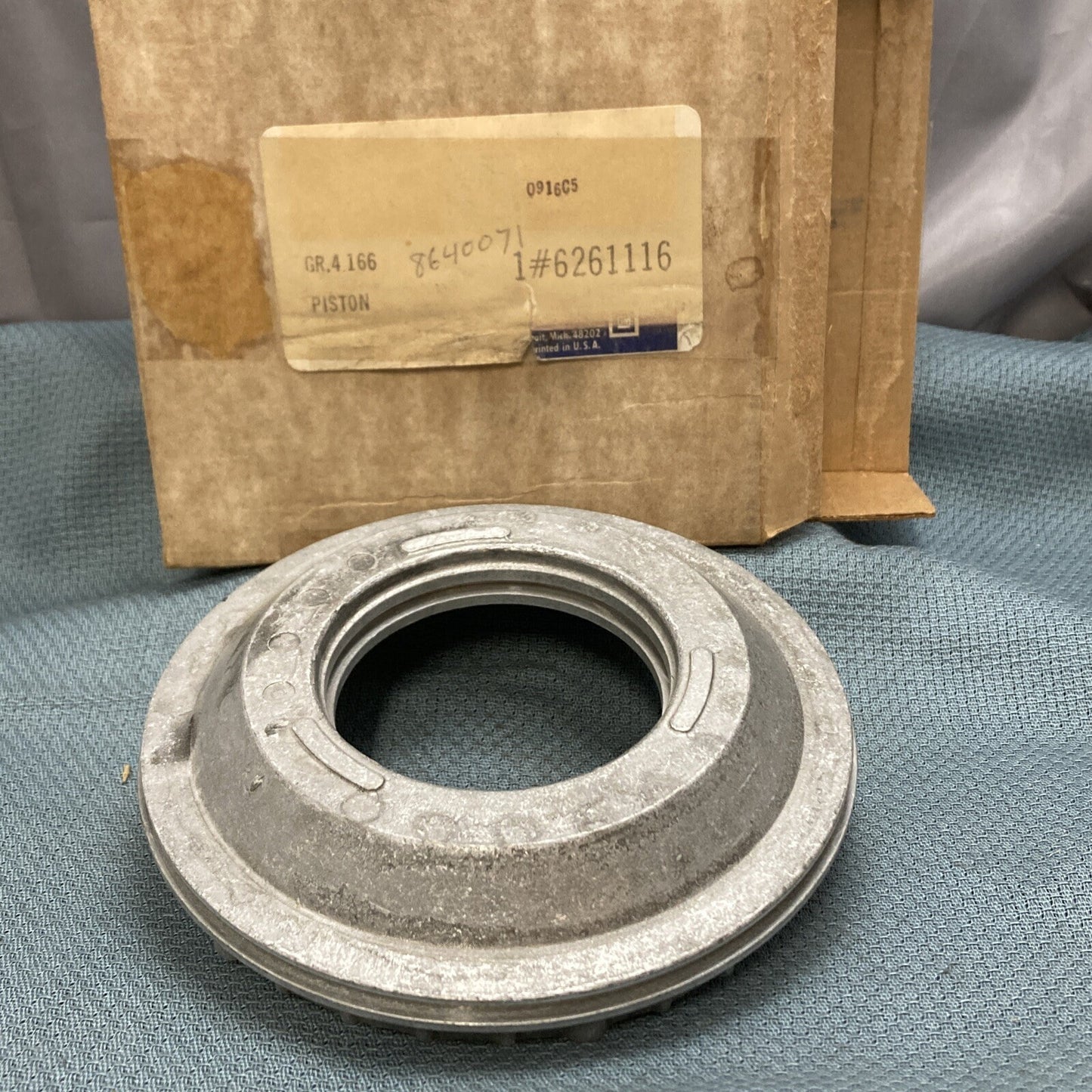 NEW GENUINE GM 6261116 PISTON, TRANSMISSION FORWARD CLUTCH GR 4.166