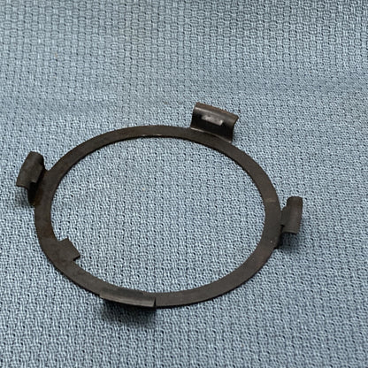NEW GENUINE GM 8654491 RETAINER, FRONT HELIX SEAL 1983-2014 GR 4.226