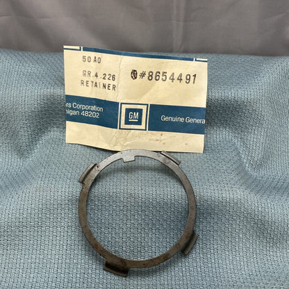 NEW GENUINE GM 8654491 RETAINER, FRONT HELIX SEAL 1983-2014 GR 4.226