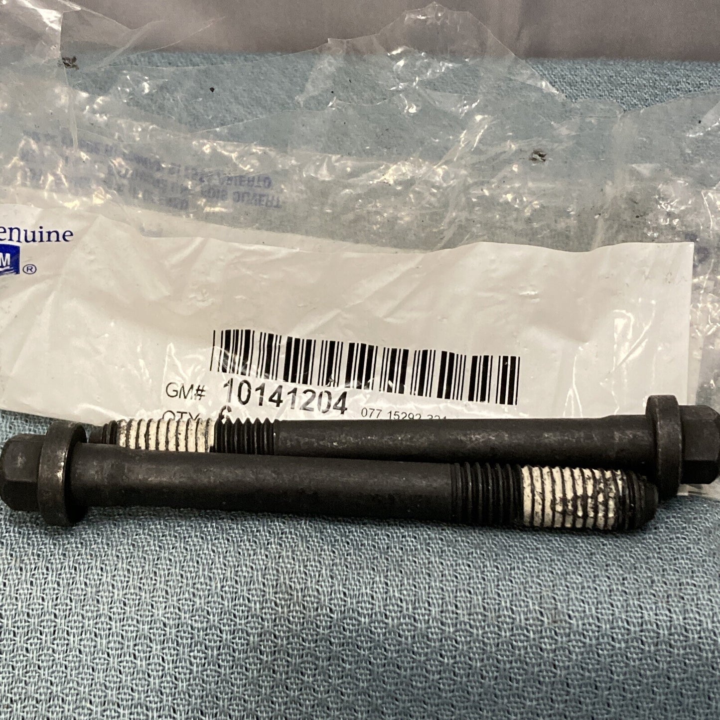 QTY 2 NEW GENUINE GM 10141204 KNURLED BOLT/SCREW, ENGINE CYLINDER HEAD 1985-2000