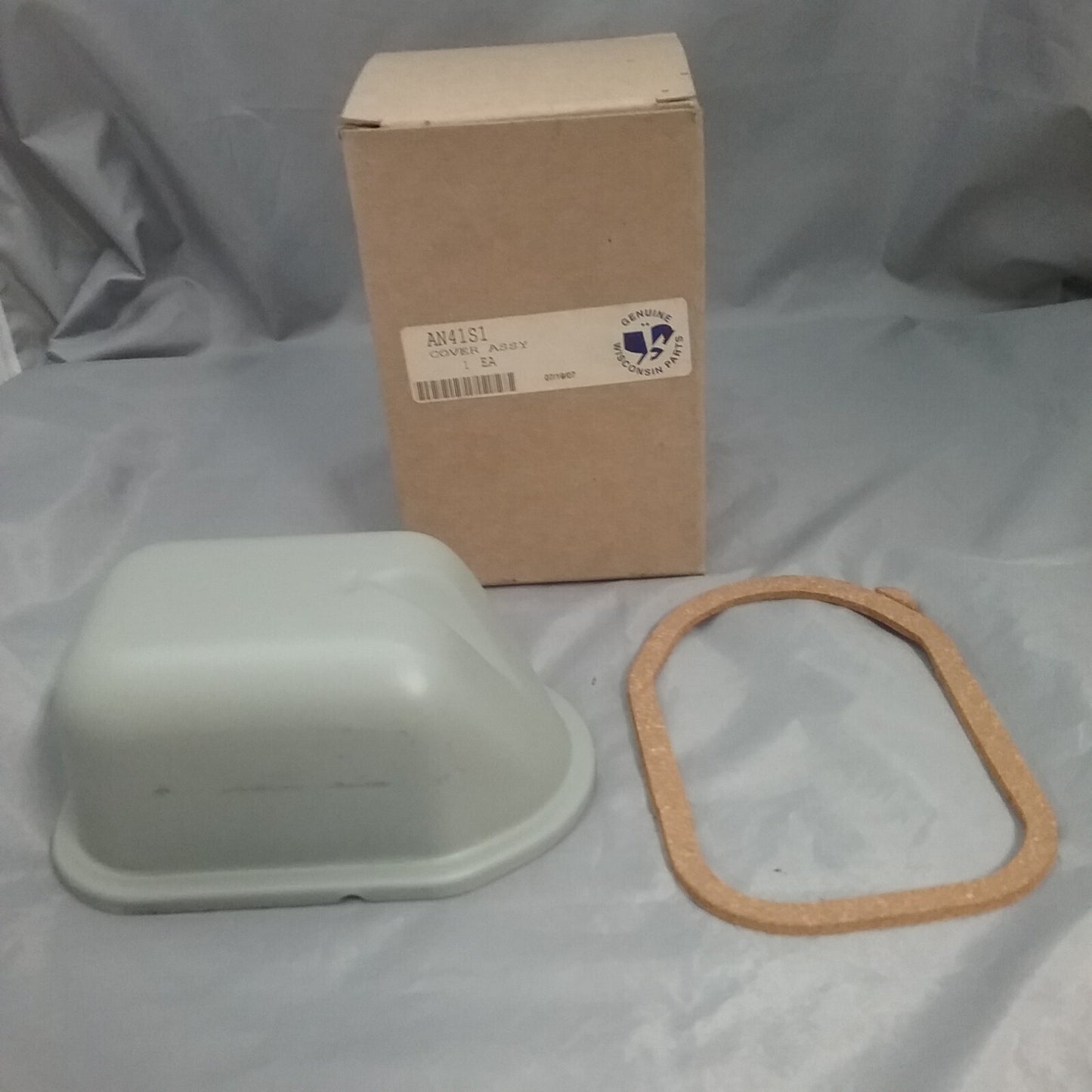 NEW WISCONSIN AN41S1 ROCKER, COVER ASSY.