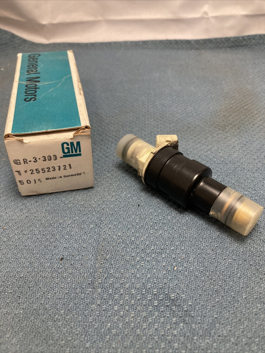 NEW GM 25523721 FUEL INJECTOR GR.3.300