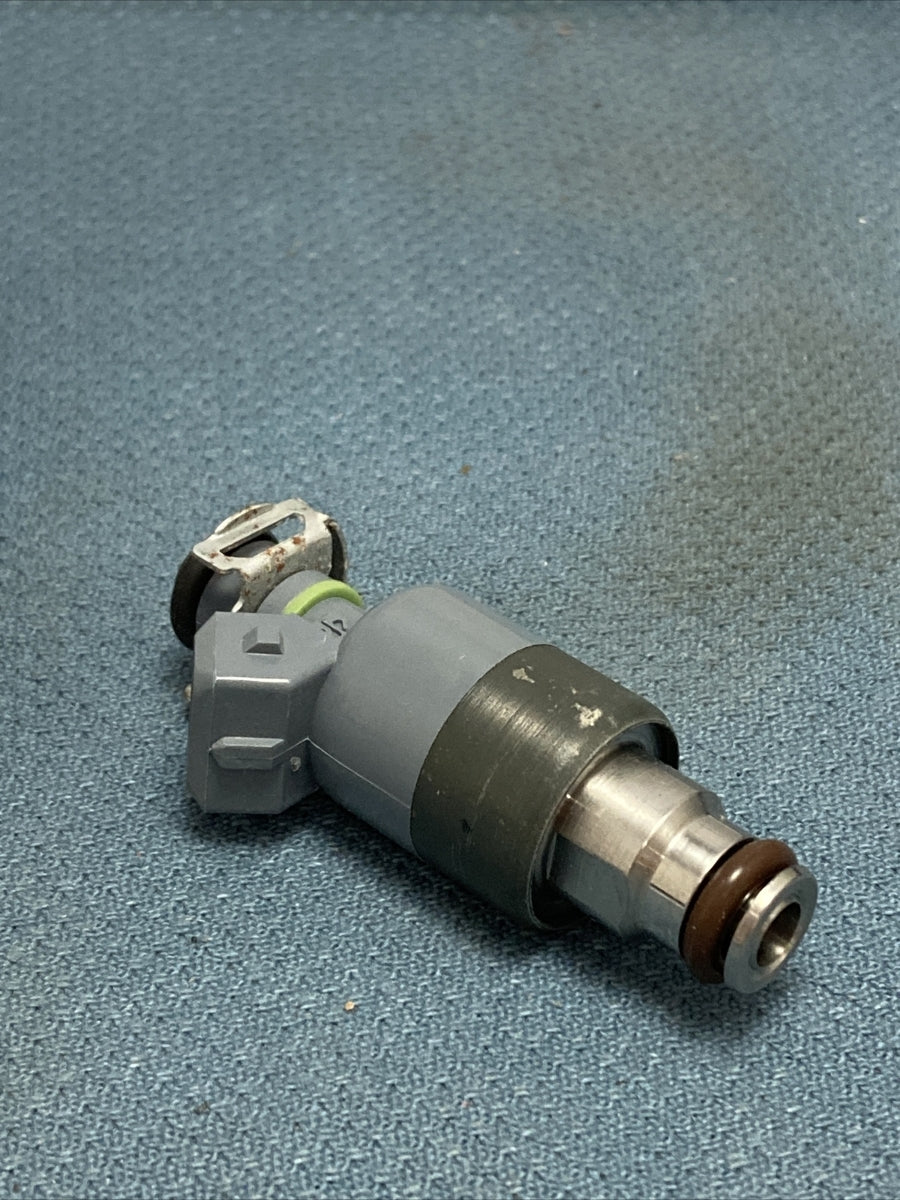 NEW ACDELCO 217-304 FUEL INJECTOR GM 17113317 GR.3.300