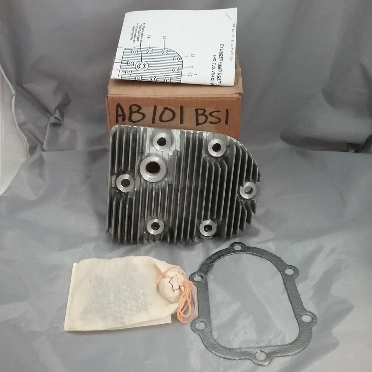 NEW WISCONSIN AB101BS1 CYLINDER HEAD KIT