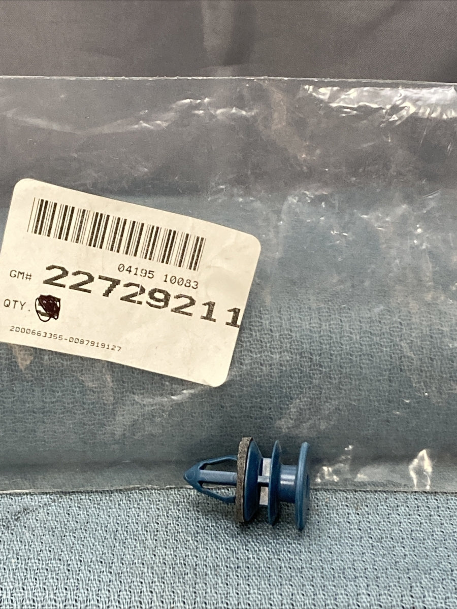 NEW GENUINE GM 22729211 RETAINER PUSHIN W/SEAL 2005-2014