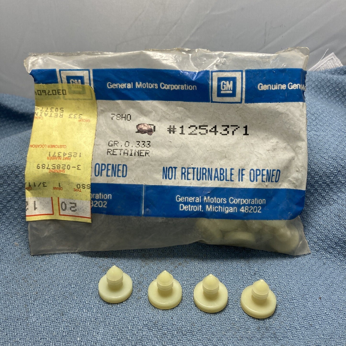 NEW GENUINE GM 88891743 Retainer, Rocker Arm