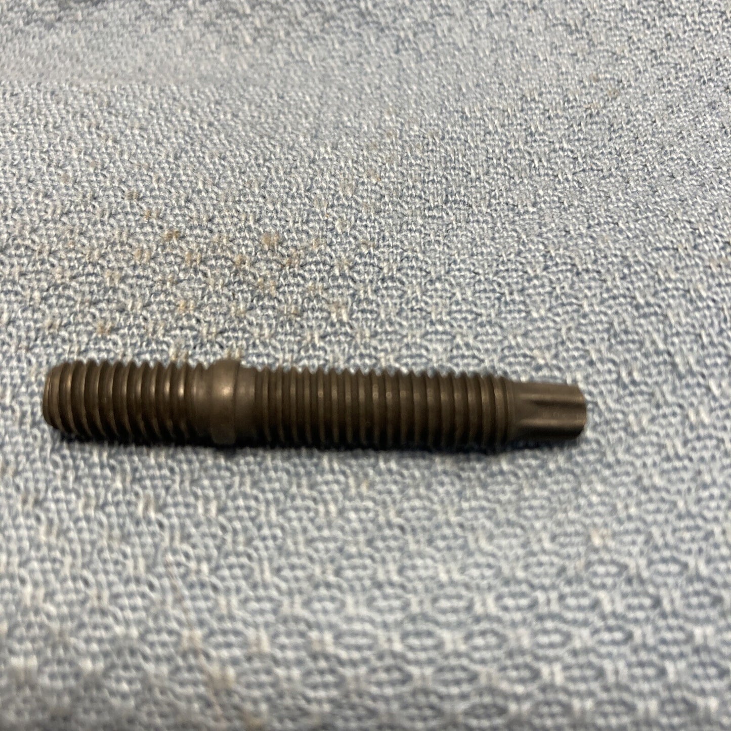 NEW GENUINE GM 14092906 Stud, Oil Pan