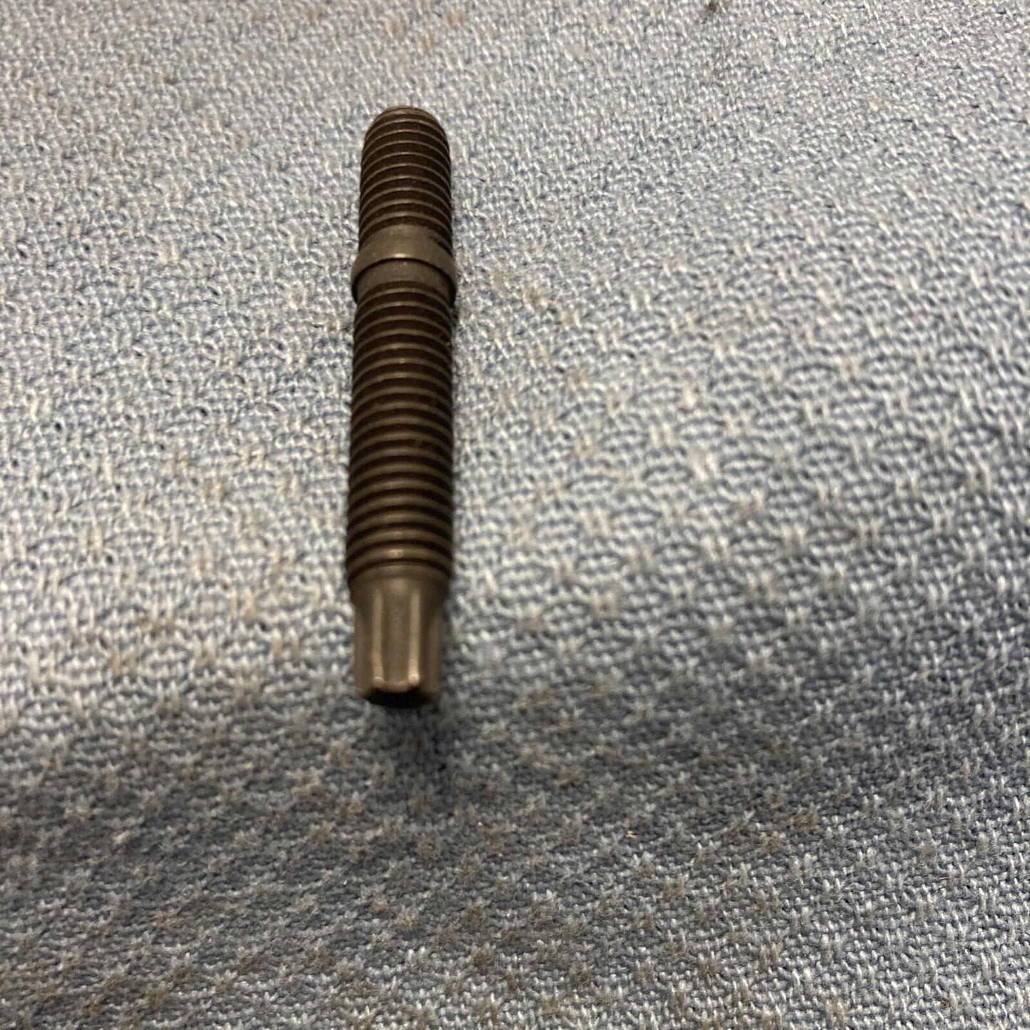 NEW GENUINE GM 14092906 Stud, Oil Pan