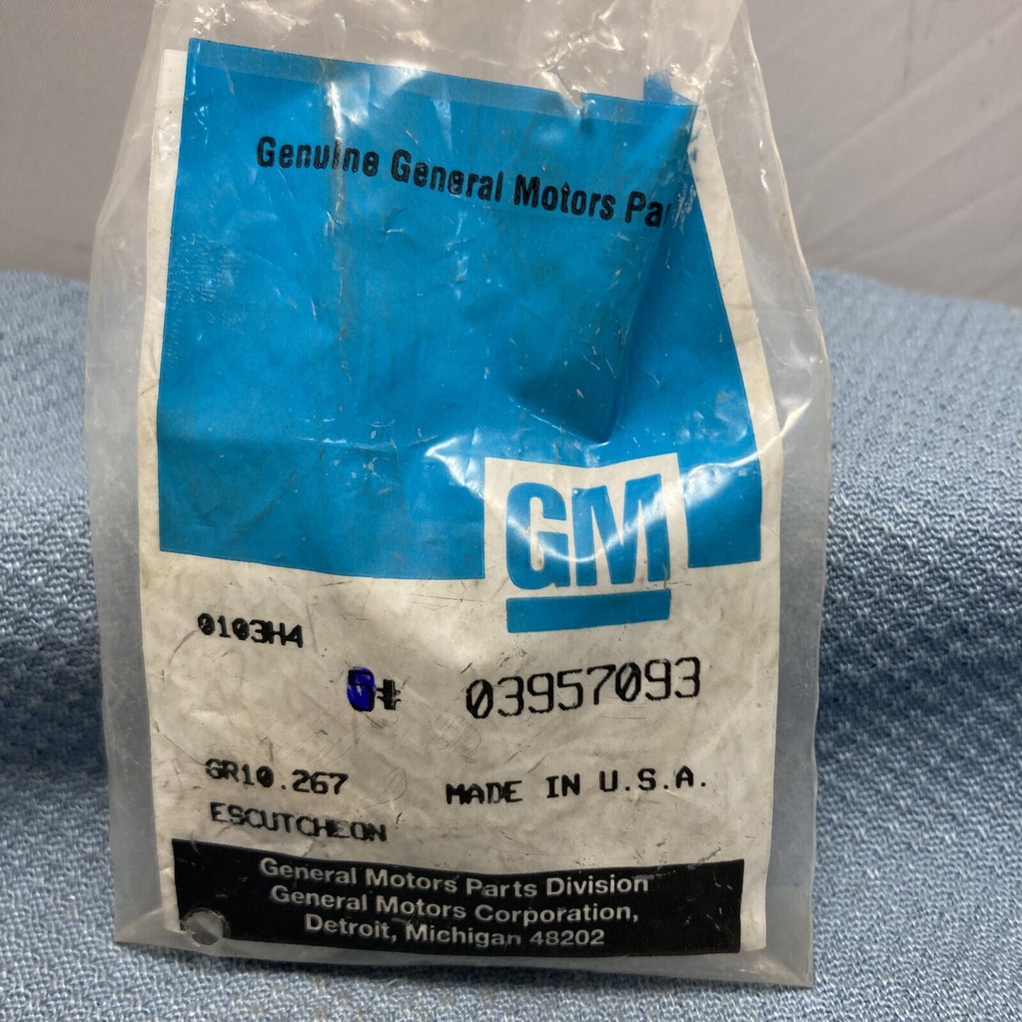 QTY 2, NEW GENUINE GM 03957093 Joint Cover Bezel I/P Escutcheon