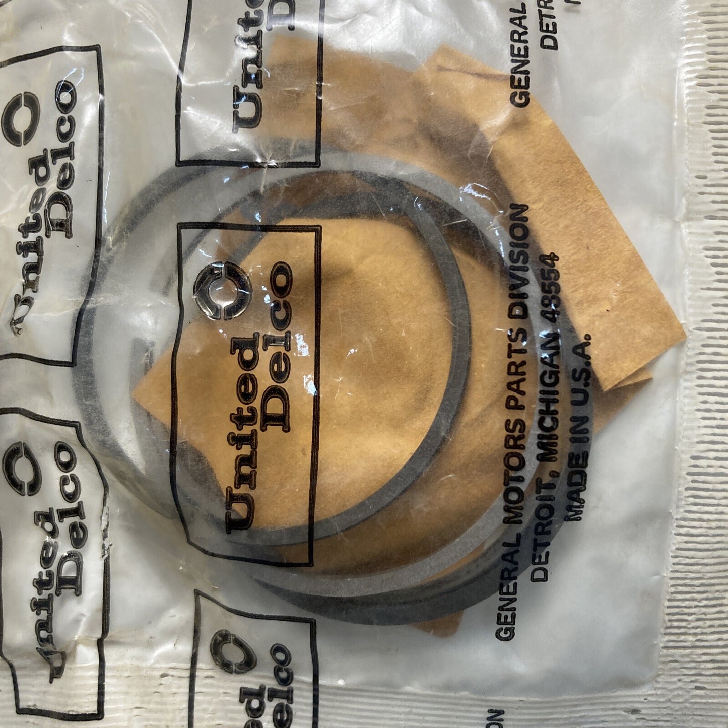 NEW UNITED DELCO 3941963 RING UNIT, Transmission OIl Seal