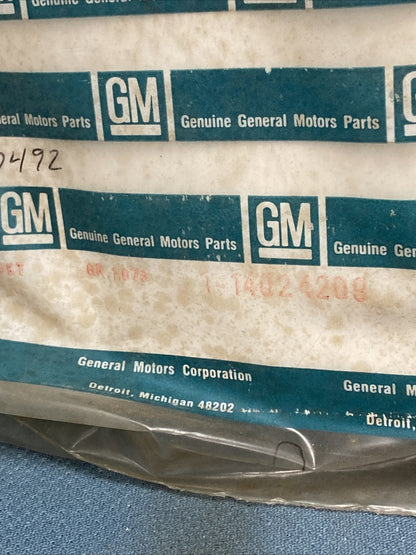 NEW GENUINE GM 14024209 GASKET, ENGINE COOLANT PUMP GR.1.079
