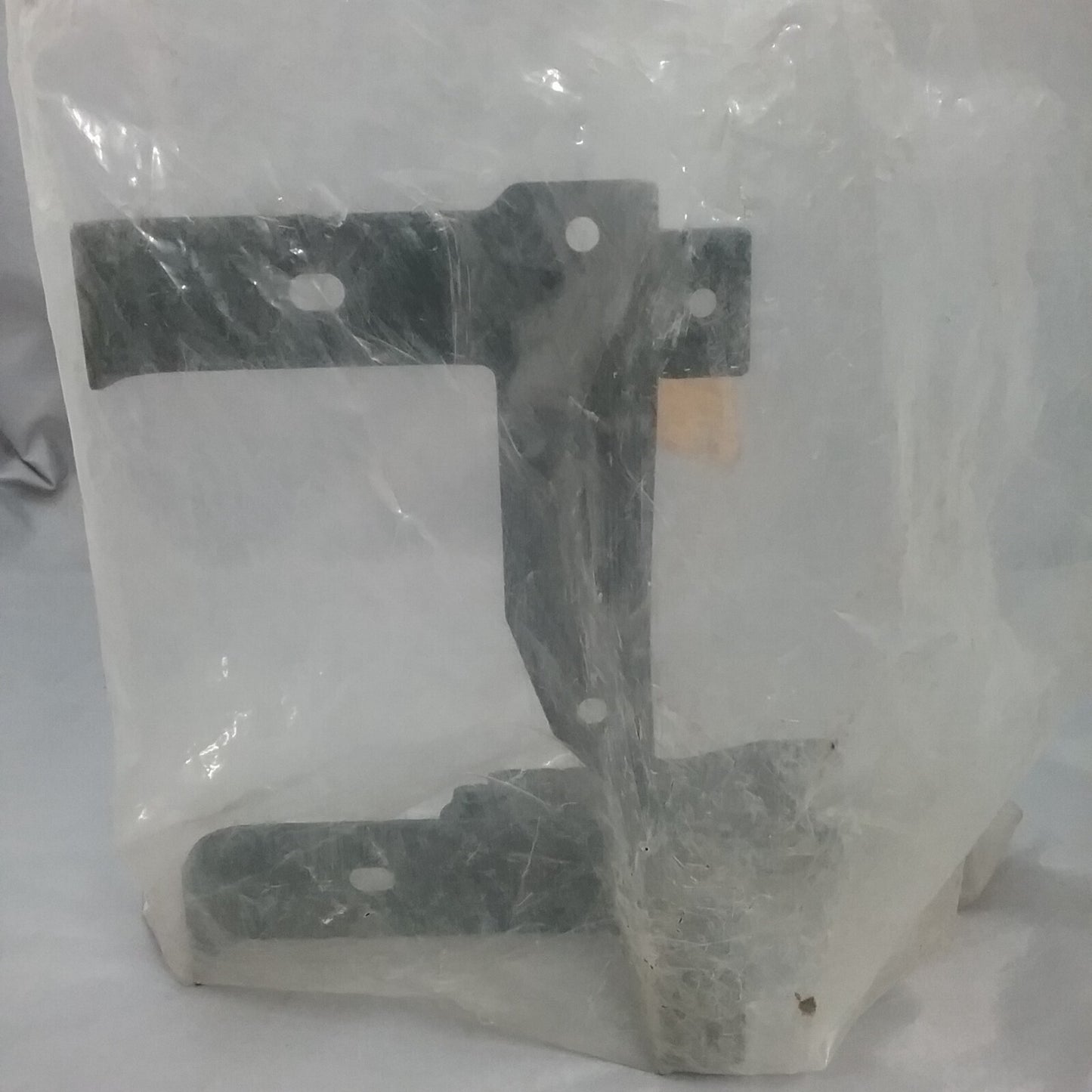 NEW WISCONSIN TELEDYNE SUBARU 227-62113-01 TANK BRACKET SUPERSEDED 227-62117-21