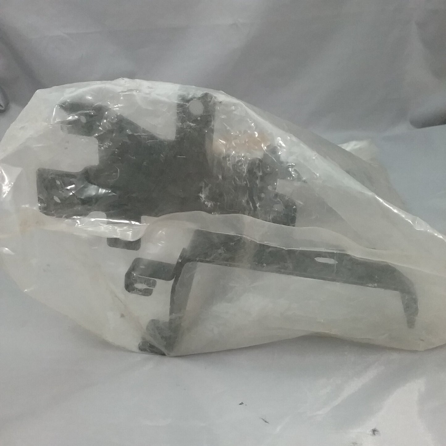 NEW WISCONSIN TELEDYNE SUBARU 227-62113-01 TANK BRACKET SUPERSEDED 227-62117-21