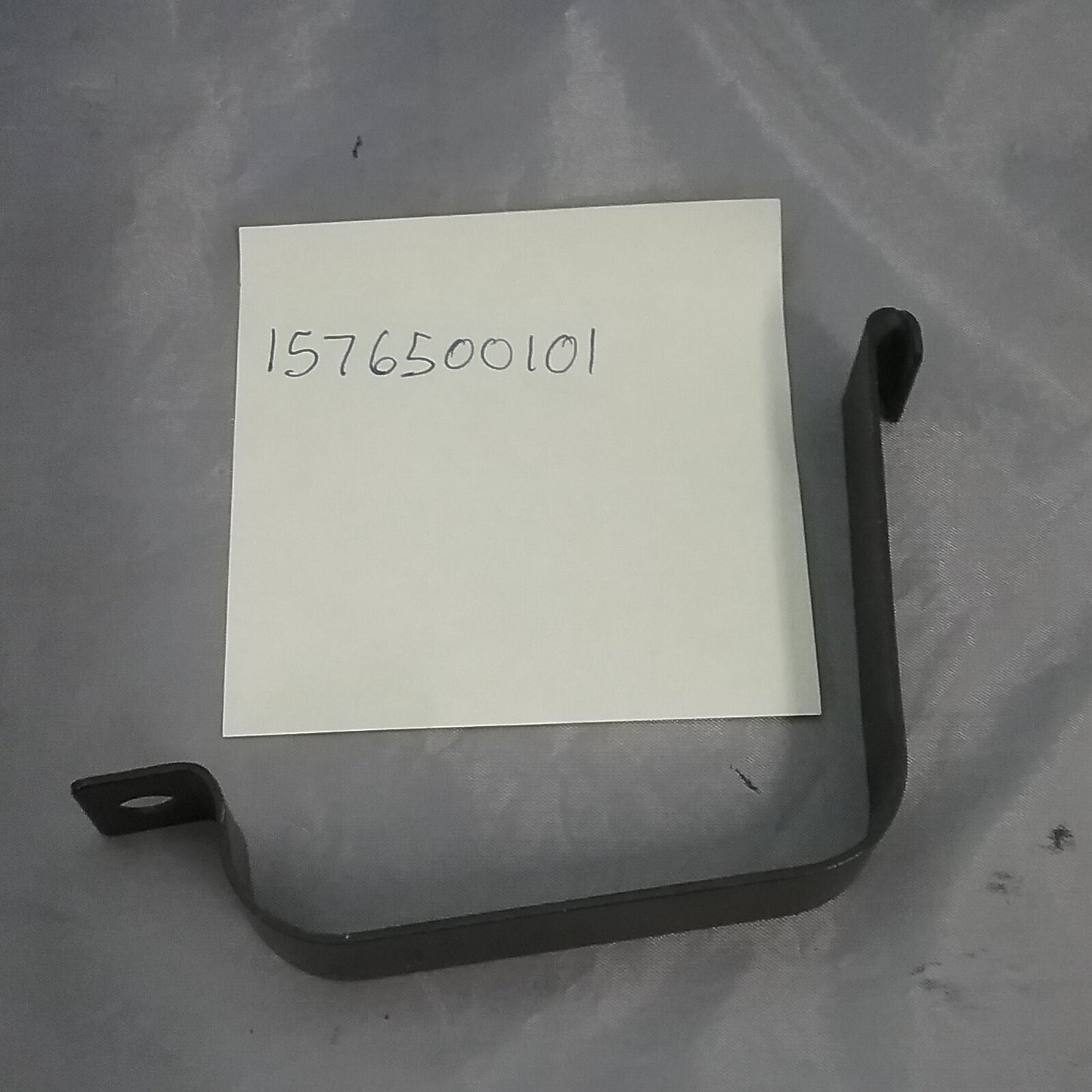 NEW GENUINE Briggs and Stratton 1576500101 TANK BAND