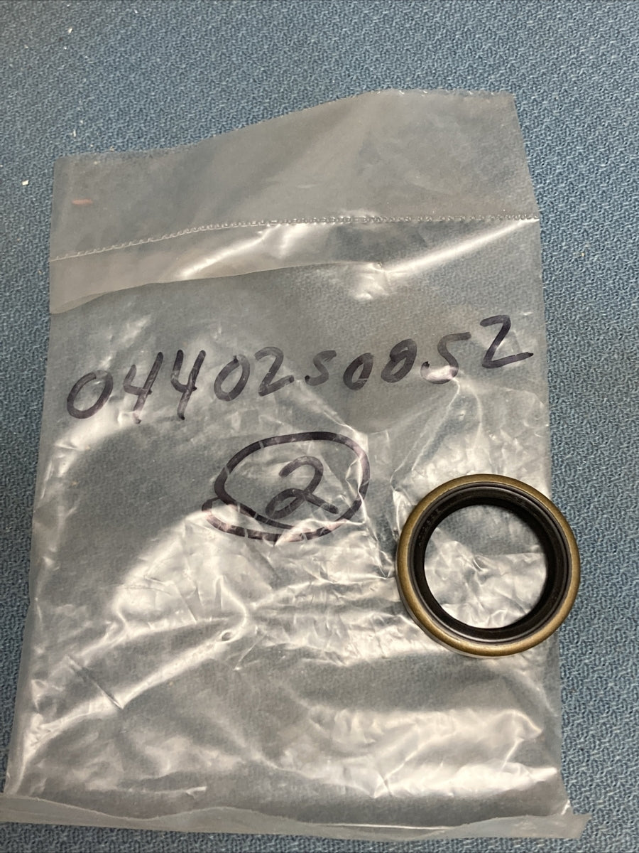 NEW ROBIN SUBARU 044-02500-52 OIL SEAL