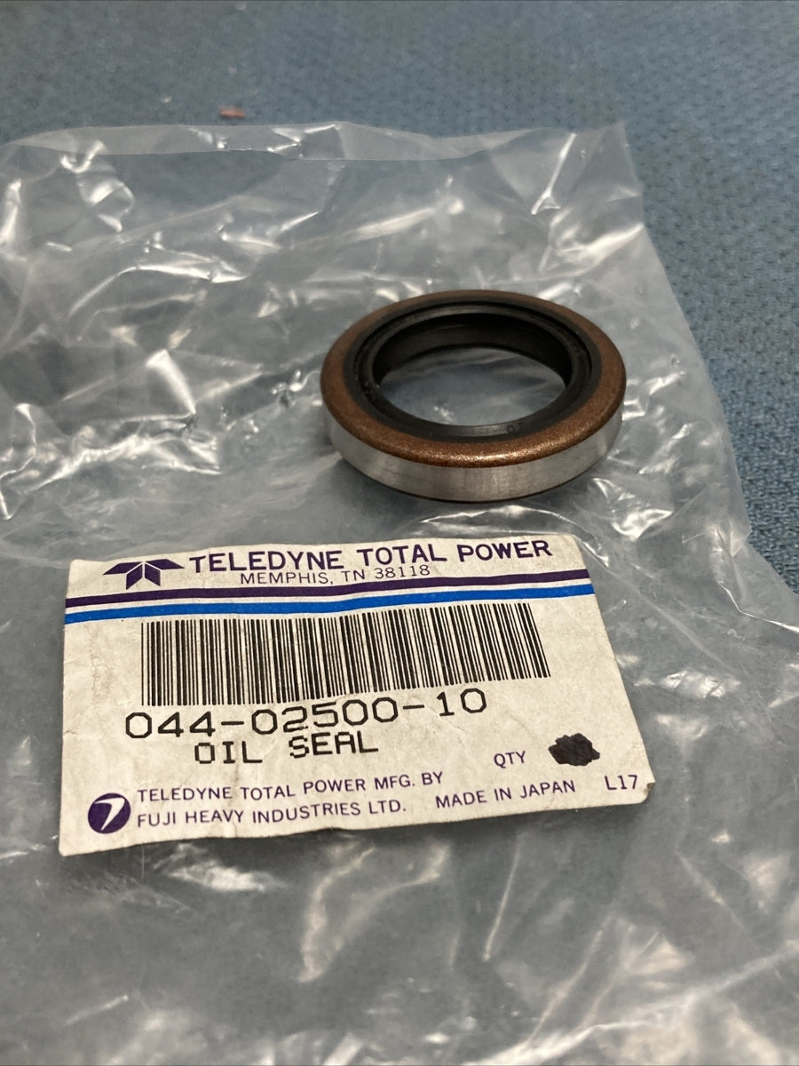 NEW TELEDYNE 044-02500-10 OIL SEAL