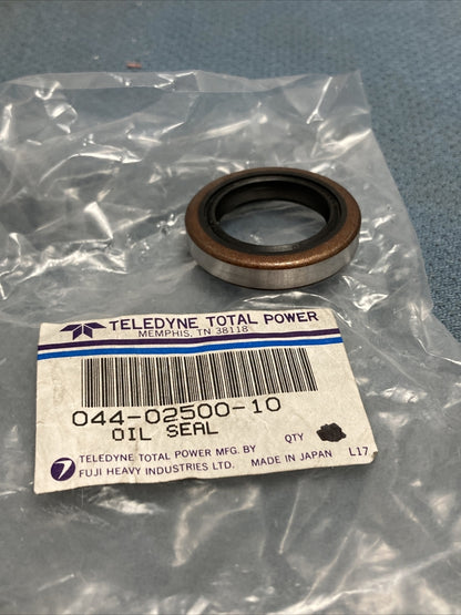 NEW TELEDYNE 044-02500-10 OIL SEAL