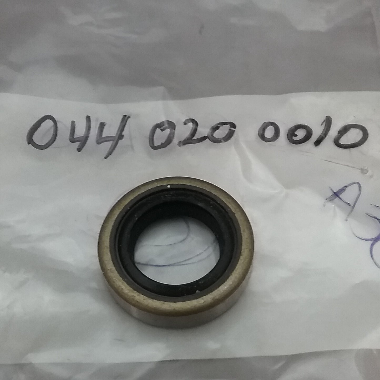 NEW TELEDYNE 044-00800-20 OIL SEAL SUPERSEDED BY 044-00800-21
