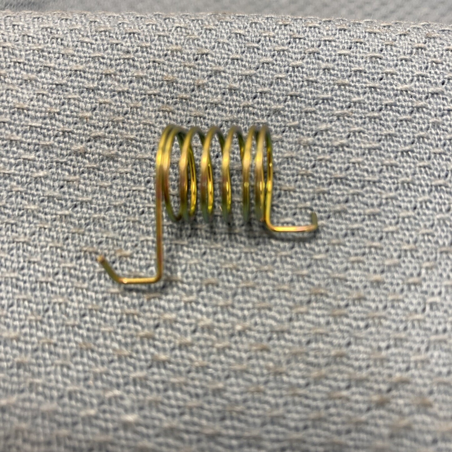 NEW ROBIN SUBARU 157-62354-08 Spring