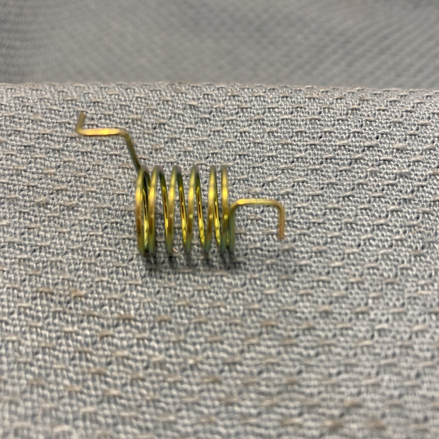 NEW ROBIN SUBARU 157-62354-08 Spring