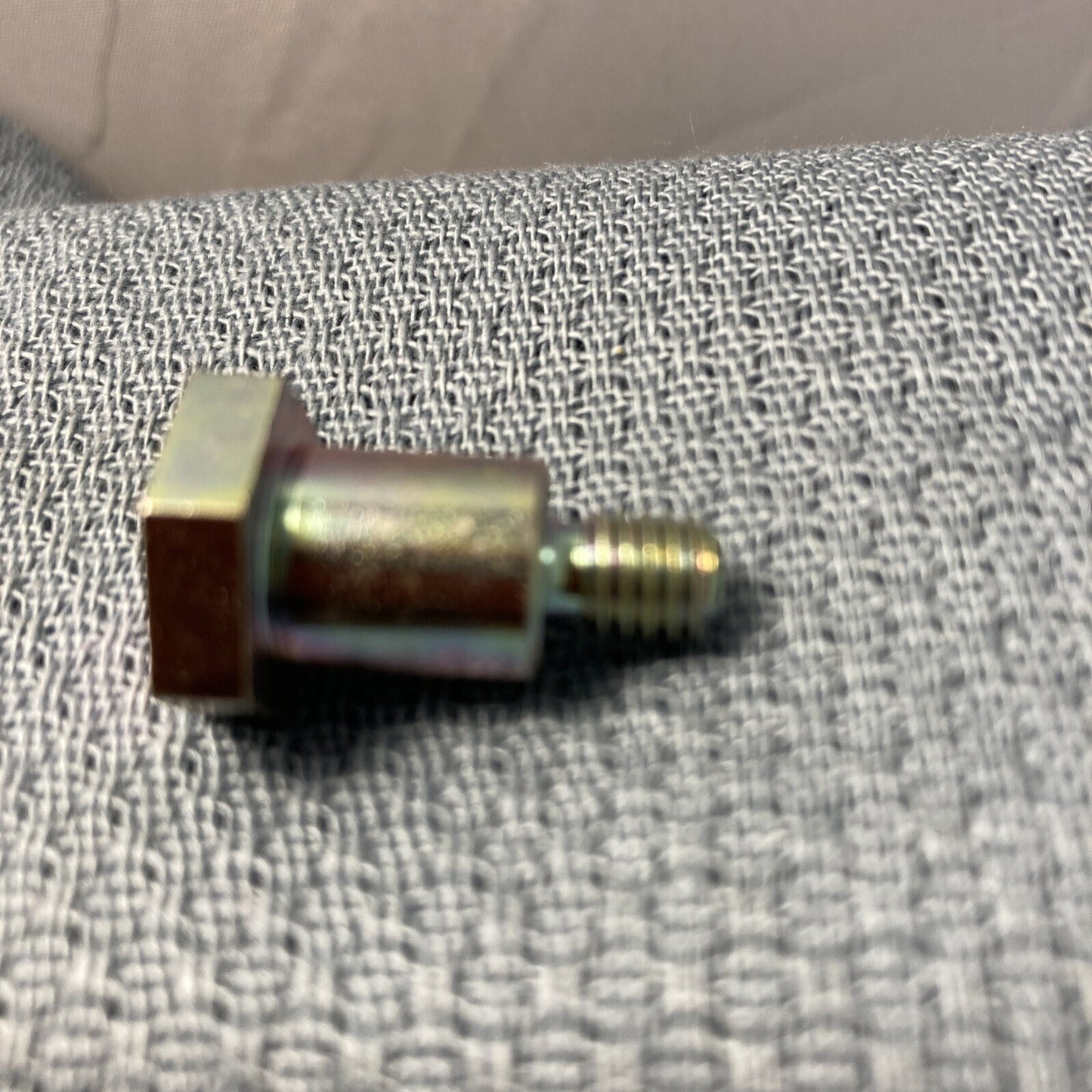 NEW ROBIN SUBARU 226-43103-01 PIVOT BOLT