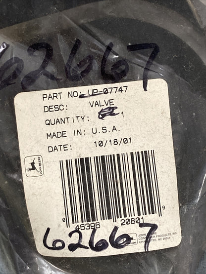 NEW GENUINE JOHN DEERE 07747 HOUSING