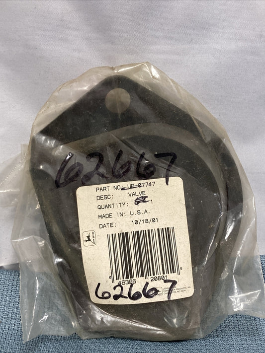 NEW GENUINE JOHN DEERE 07747 HOUSING
