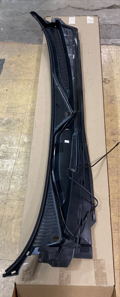 NEW GENUINE GM 15829661 PANEL, AIR INLET GRILLE 1999-2007 GR 16.125