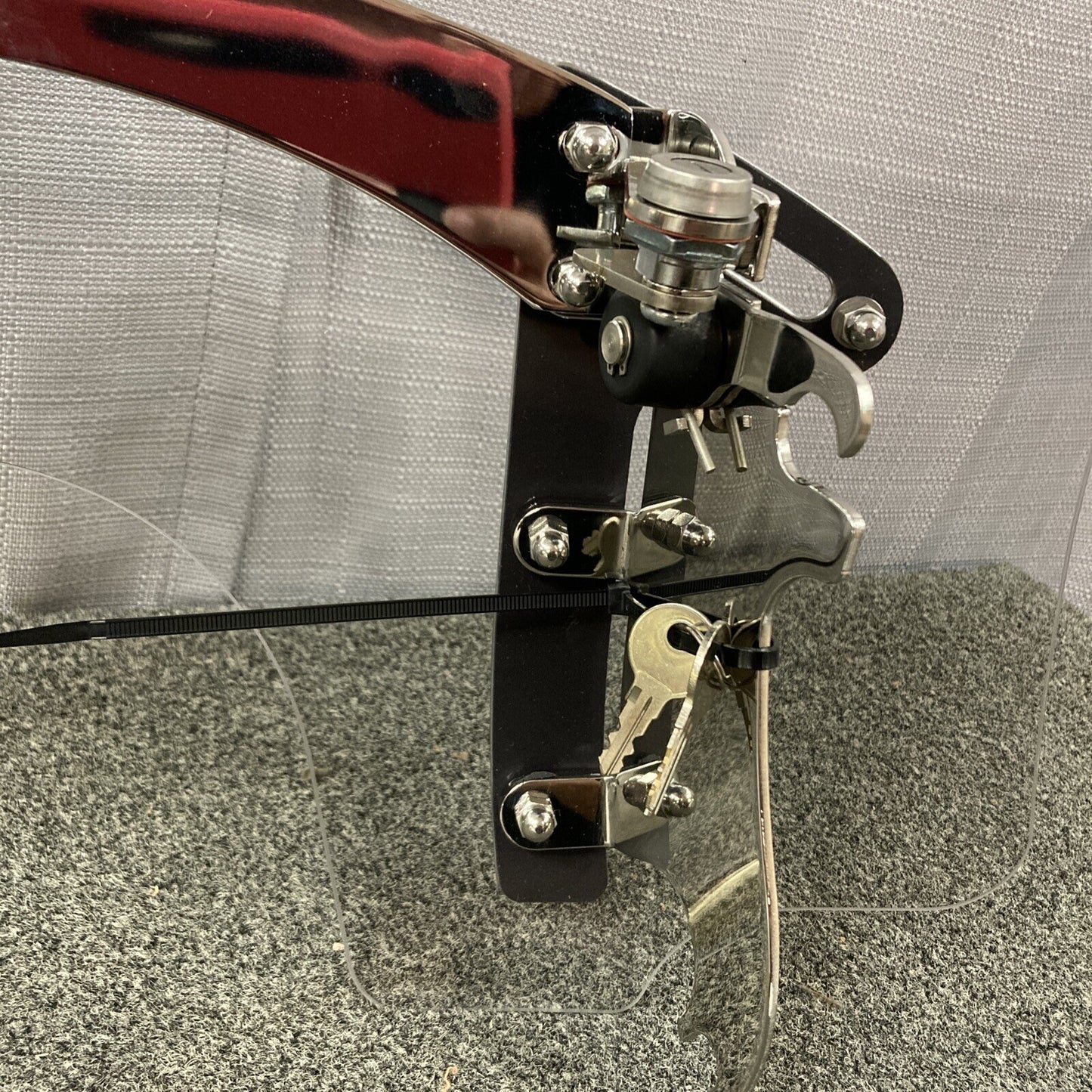 NEW GENUINE VICTORY TRIUMPH T2303464 SCREEN, ROADSTER