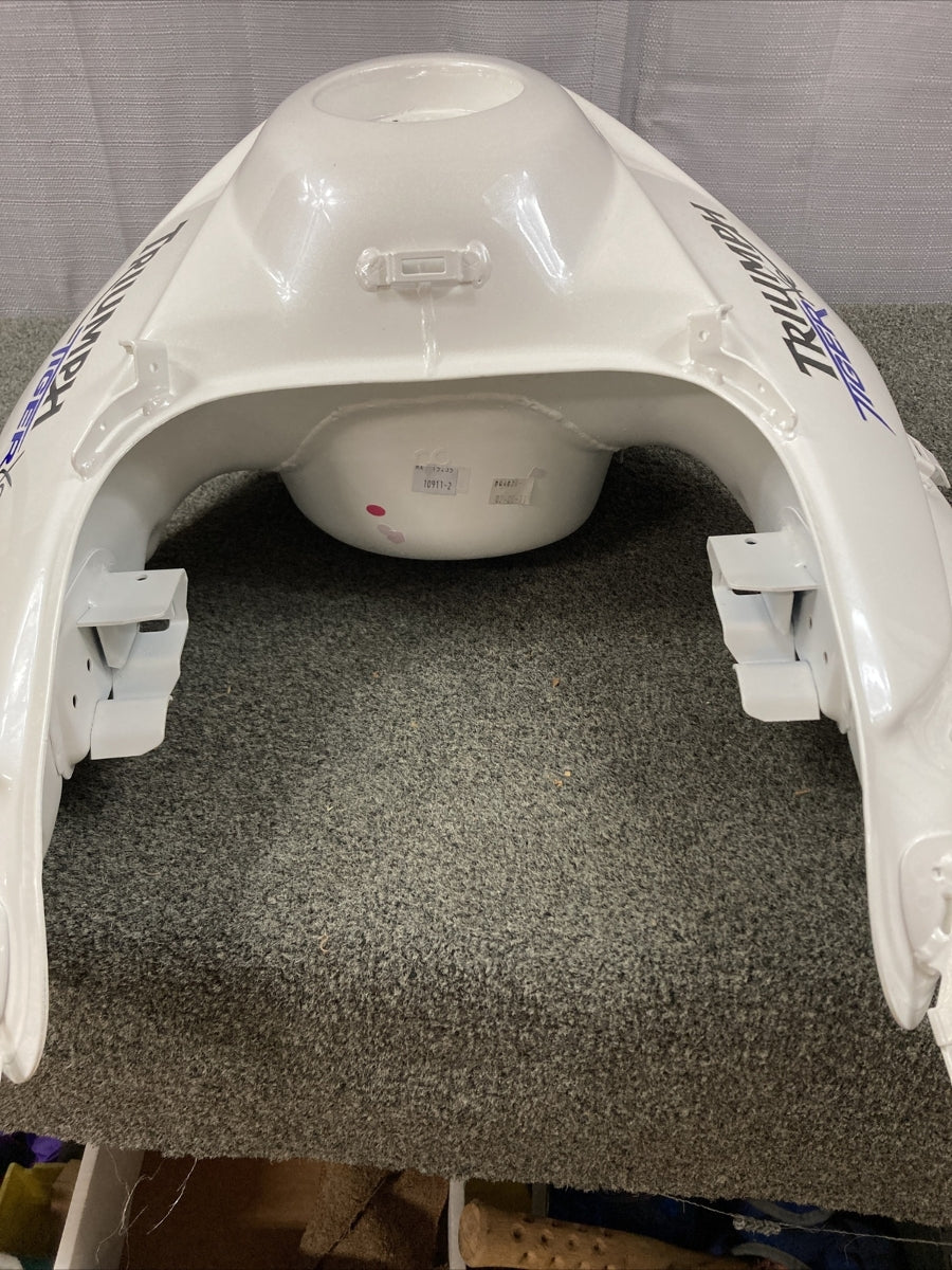 NEW GENUINE VICTORY TRIUMPH T2404312-NW FUEL TANK ASSEMBLY, PAINTED, C WHITE