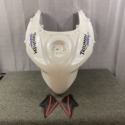 NEW GENUINE VICTORY TRIUMPH T2404312-NW FUEL TANK ASSEMBLY, PAINTED, C WHITE
