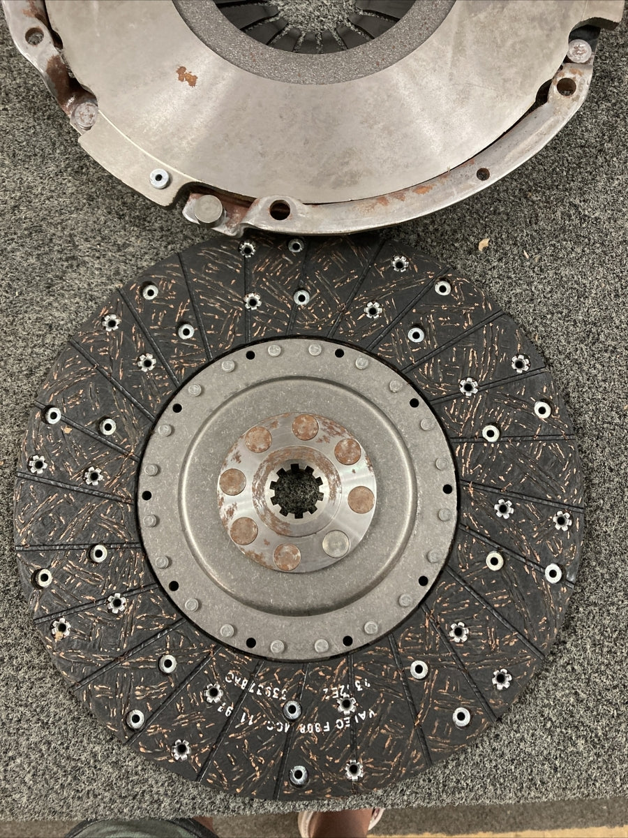 NEW GENUINE GM 12388077 CLUTCH KIT, ENGINE W/COVER GR 0.859