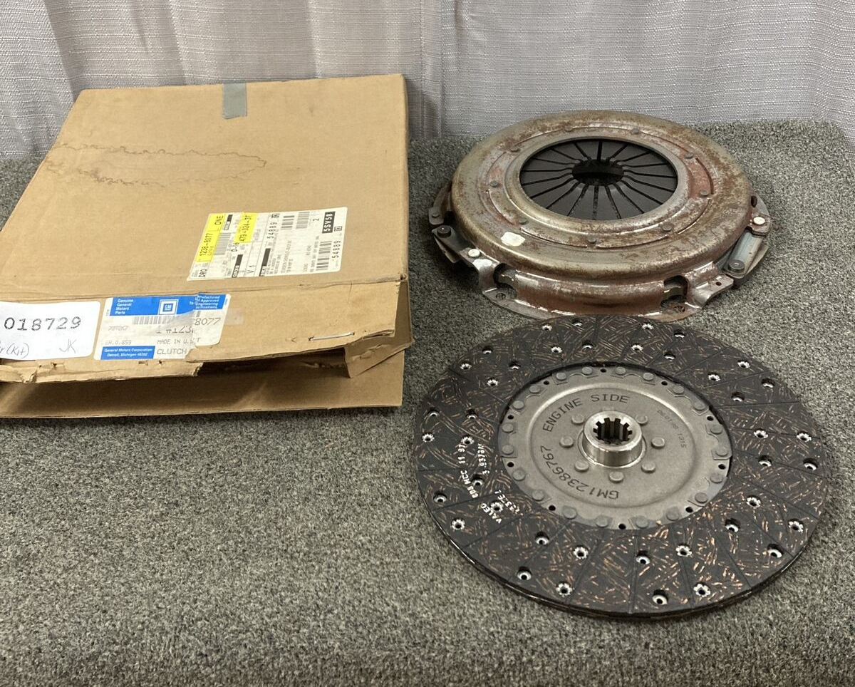 NEW GENUINE GM 12388077 CLUTCH KIT, ENGINE W/COVER GR 0.859