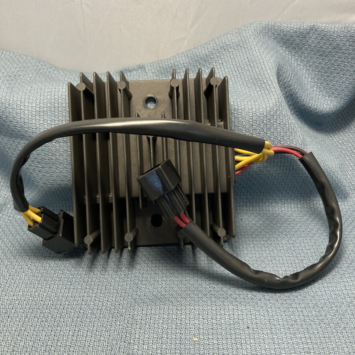 NEW GENUINE VICTORY TRIUMPH T1304040 REGULATOR RECTIFIER, 40A