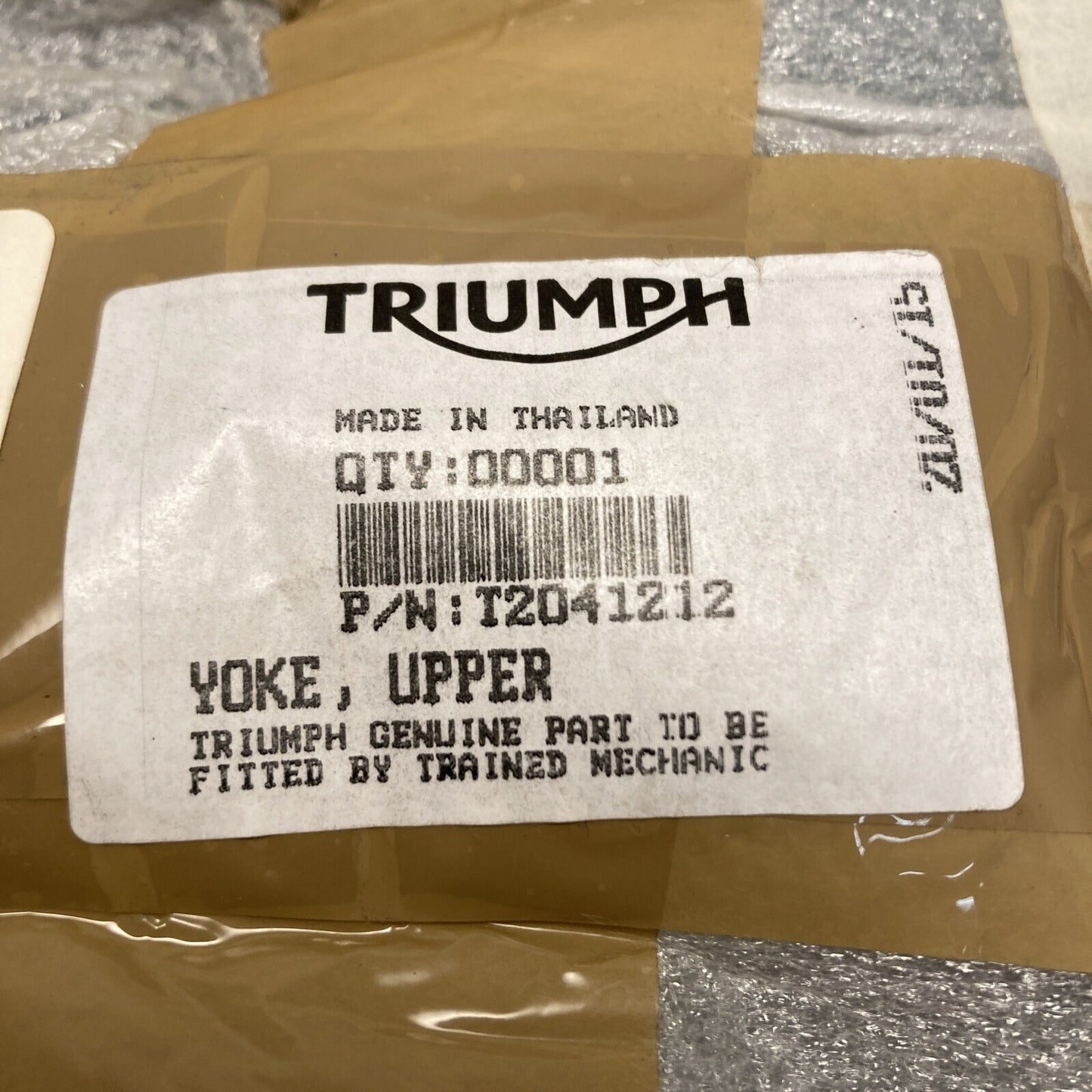 NEW GENUINE VICTORY TRIUMPH T2041212 UPPER YOKE