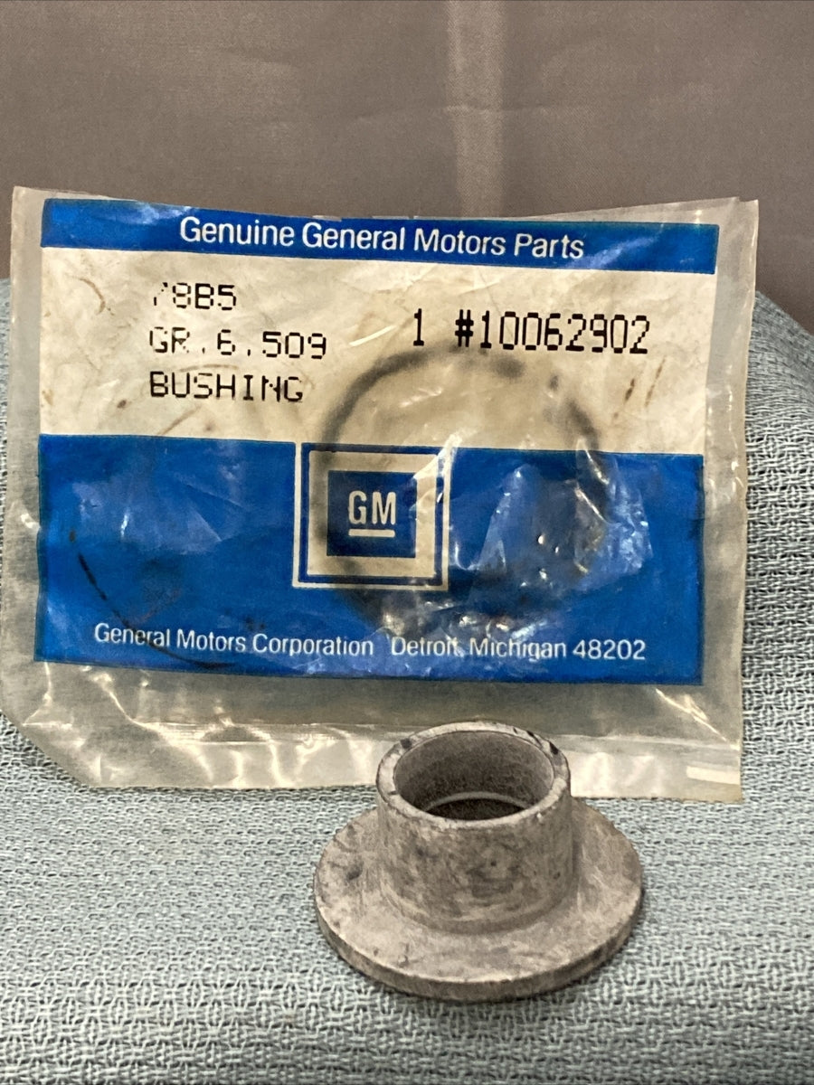 NEW GENUINE GM 10062902 BUSHING, STEERING GEAR 1988-2009 GR 6.509