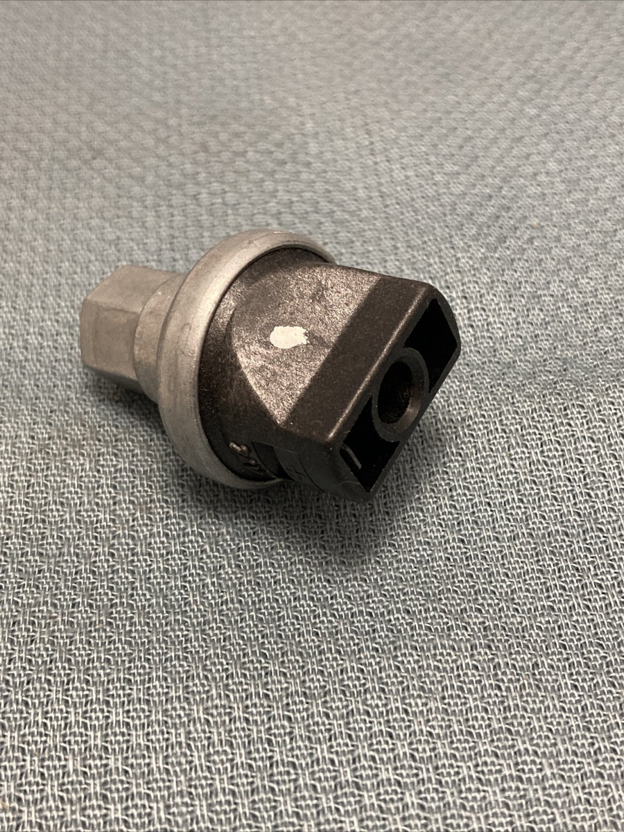 NEW HATZ DIESEL 50167600 VACCUUM SWITCH